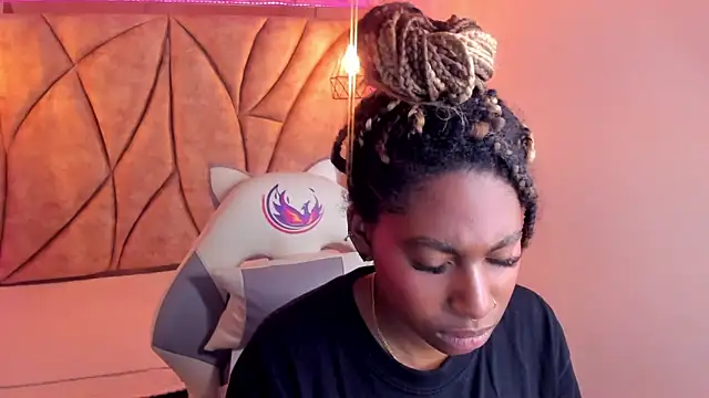 Snapshot of Queen_perla_ chatting on January 19, 3:10 pm Queen perla online show from January 19, 3:10 pm