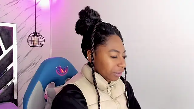 Queen perla  online show from November 10, 12:04 pm