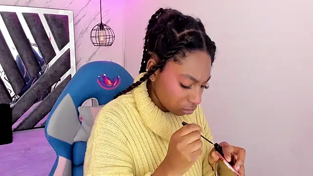 Queen perla  online show from November 12, 11:43 am