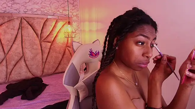 Queen perla  online show from November 15, 12:13 pm