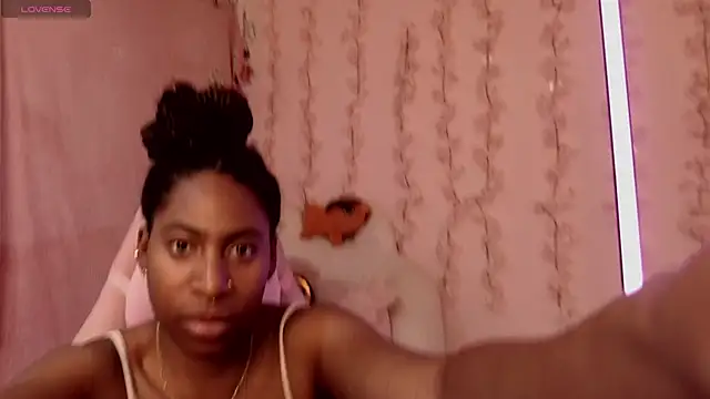 Queen perla  online show from December 16, 7:08 pm