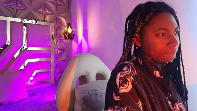 Queen perla  online show from February 11, 11:37 am