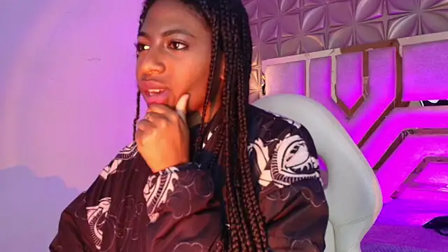 Queen perla  online show from February 22, 1:09 pm