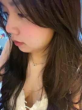 Hotellinh12 online show from November 4, 3:00 pm