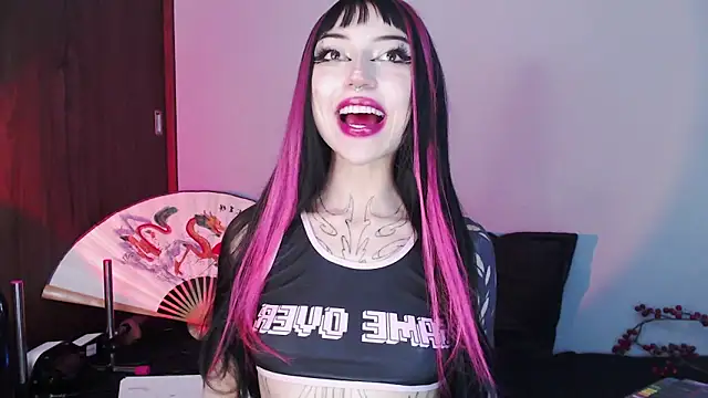 Snapshot of catipetite chatting on January 17, 6:15 am catipetite online show from January 17, 6:15 am