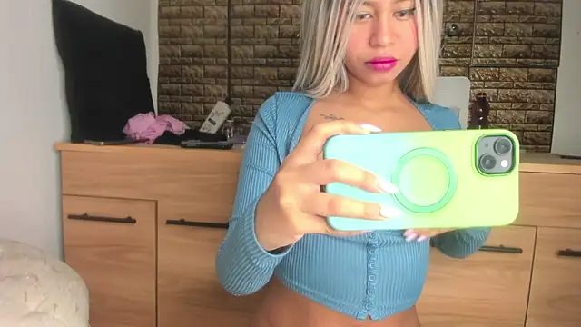 Snapshot of Jessicahot_vip chatting on January 26, 10:34 am Jessicahot vip online show from January 26, 10:34 am