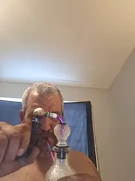 Snapshot of silkstroker6981 chatting on February 2, 9:13 pm silkstroker6981 online show from February 2, 9:13 pm