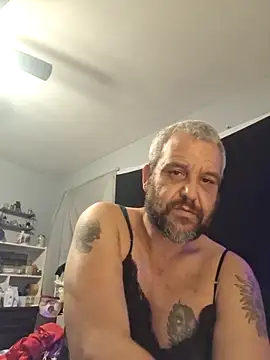 Snapshot of silkstroker6981 chatting on February 4, 9:48 am silkstroker6981 online show from February 4, 9:48 am