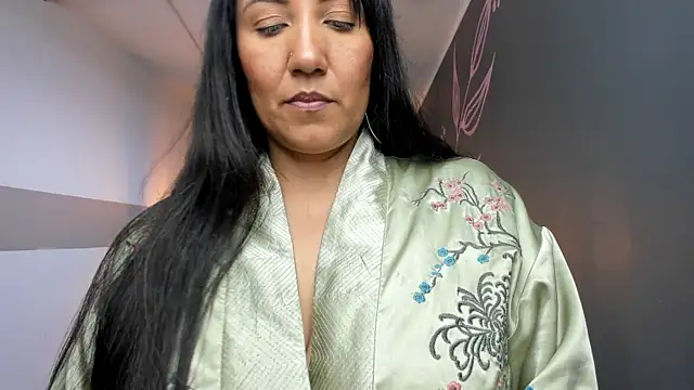 Snapshot of GiaFox_ chatting on January 27, 6:20 pm GiaFox online show from January 27, 6:20 pm