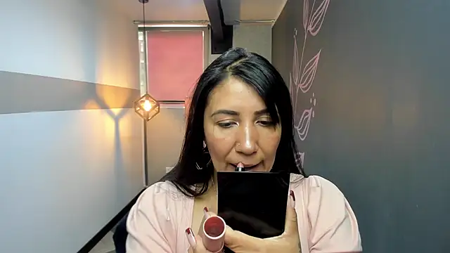 Snapshot of GiaFox_ chatting on January 29, 3:47 pm GiaFox online show from January 29, 3:47 pm