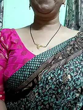 Snapshot of Rosy-B chatting on December 17, 12:56 am Rosy-B online show from December 17, 12:56 am