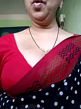Snapshot of Rosy-B chatting on December 19, 9:40 am Rosy-B online show from December 19, 9:40 am