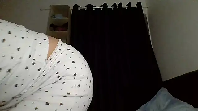 LorenaAnderson online show from February 18, 1:43 am