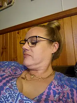 Off the Lesh online show from April 3, 8:45 am