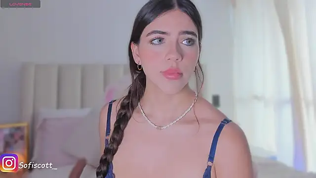 SofiScott  online show from January 16, 7:40 pm