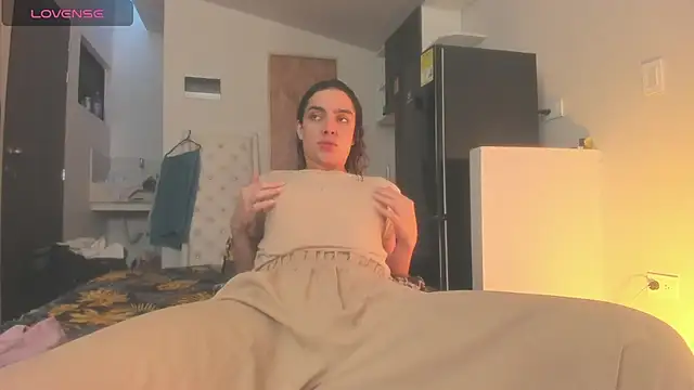 Snapshot of mariiahneedles chatting on June 26, 11:20 pm mariiahneedles online show from June 26, 11:20 pm