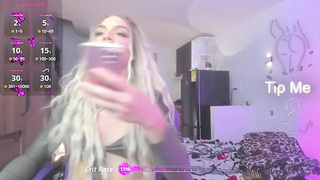 Snapshot of mariiahneedles chatting on July 4, 12:28 am mariiahneedles online show from July 4, 12:28 am