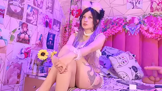 Snapshot of Alicebenett chatting on October 19, 8:53 pm Alicebenett online show from October 19, 8:53 pm