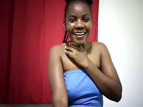 Snapshot of Pierra77 chatting on May 7, 1:22 am Pierra77 online show from May 7, 1:22 am