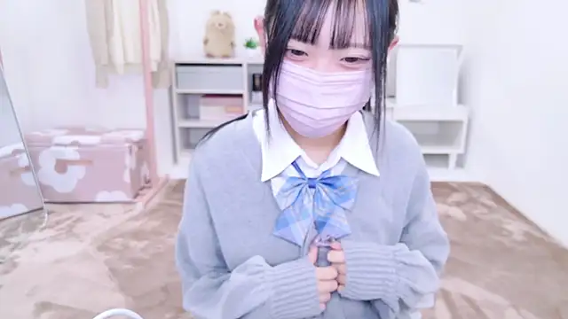 Snapshot of Suzu_ch_xx chatting on December 7, 4:14 pm Suzu ch xx online show from December 7, 4:14 pm