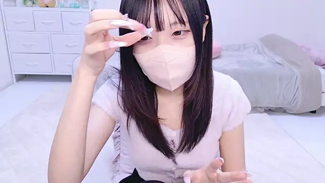 Snapshot of Suzu_ch_xx chatting on February 11, 7:05 pm Suzu ch xx online show from February 11, 7:05 pm