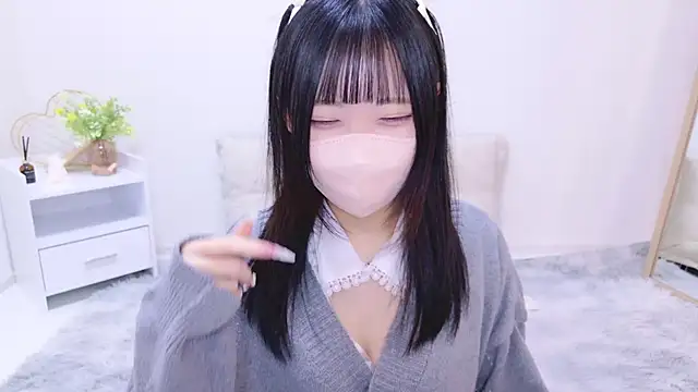 Snapshot of Suzu_ch_xx chatting on February 16, 2:00 pm Suzu ch xx online show from February 16, 2:00 pm