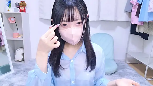 Snapshot of Suzu_ch_xx chatting on March 10, 6:12 pm Suzu ch xx online show from March 10, 6:12 pm