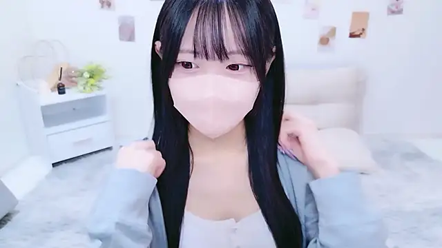 Snapshot of Suzu_ch_xx chatting on October 7, 1:08 pm Suzu ch xx online show from October 7, 1:08 pm