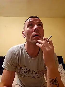 Snapshot of Aian09 chatting on February 23, 4:24 pm Aian09 online show from February 23, 4:24 pm