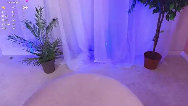 Snapshot of Mia_Cheers chatting on January 23, 4:37 pm Mia Cheers online show from January 23, 4:37 pm