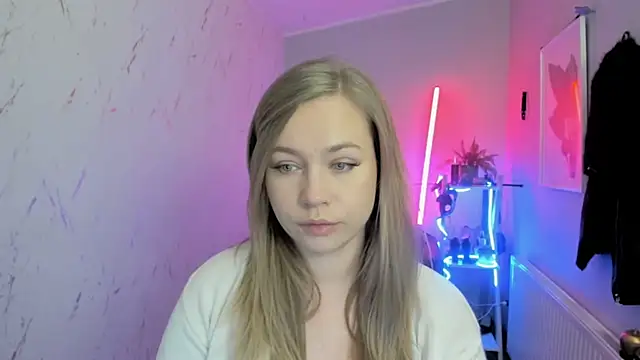 holly xglam online show from November 20, 8:52 pm