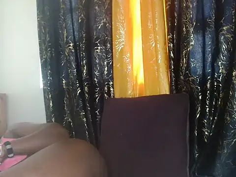 Snapshot of Sexxy_pretty24 chatting on April 12, 8:08 am Sexxy pretty24 online show from April 12, 8:08 am