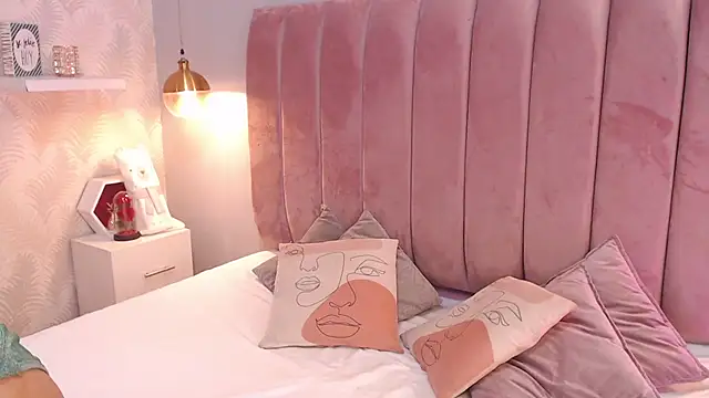 LeenaBrown online show from April 11, 12:42 pm