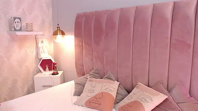 LeenaBrown online show from April 17, 12:41 pm