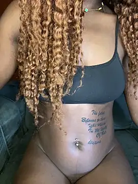 Snapshot of pretty_maliah chatting on March 25, 10:16 pm pretty maliah online show from March 25, 10:16 pm