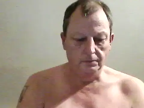 Snapshot of chubbybear2cum chatting on December 6, 4:36 am chubbybear2cum online show from December 6, 4:36 am