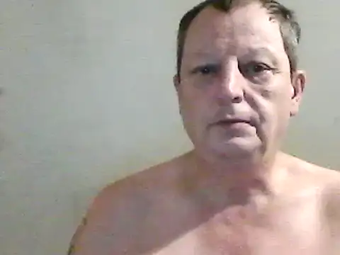 Snapshot of chubbybear2cum chatting on December 9, 11:15 am chubbybear2cum online show from December 9, 11:15 am