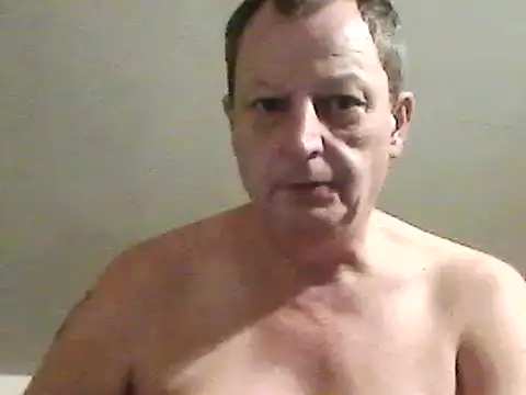 Snapshot of chubbybear2cum chatting on February 1, 4:24 am chubbybear2cum online show from February 1, 4:24 am