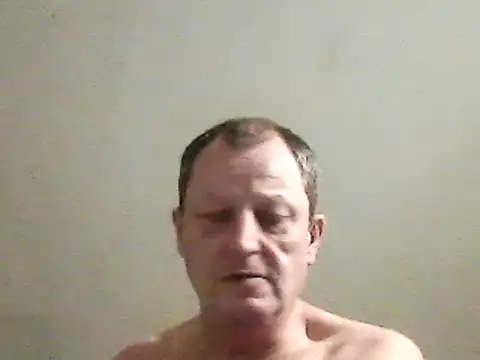 Snapshot of chubbybear2cum chatting on February 2, 4:05 am chubbybear2cum online show from February 2, 4:05 am