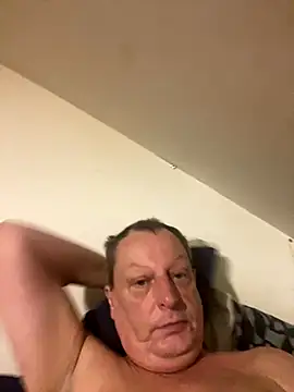 Snapshot of chubbybear2cum chatting on October 3, 12:35 pm chubbybear2cum online show from October 3, 12:35 pm