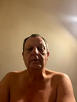 Snapshot of chubbybear2cum chatting on October 12, 7:29 am chubbybear2cum online show from October 12, 7:29 am