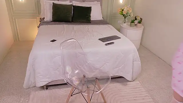  Miss Kimm online show from April 13, 12:43 pm