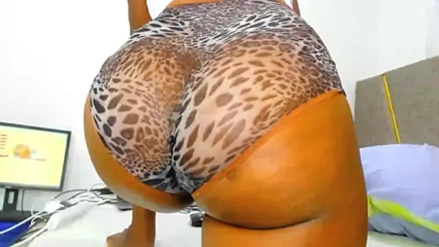 Natasha Spencer online show from November 27, 10:45 pm