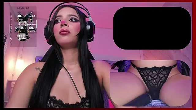 Snapshot of SweetieCloe_ chatting on June 4, 9:32 pm SweetieCloe online show from June 4, 9:32 pm