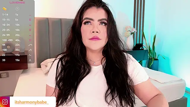 Snapshot of Harmonybabe_ chatting on July 8, 8:13 pm Harmonybabe online show from July 8, 8:13 pm