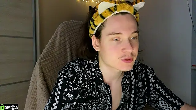 MoreRealAlex online show from February 6, 10:29 am