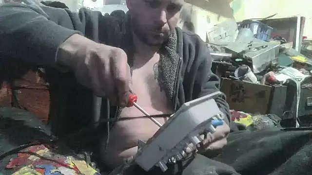 Snapshot of robeaulieu02 chatting on December 26, 10:26 am robeaulieu02 online show from December 26, 10:26 am