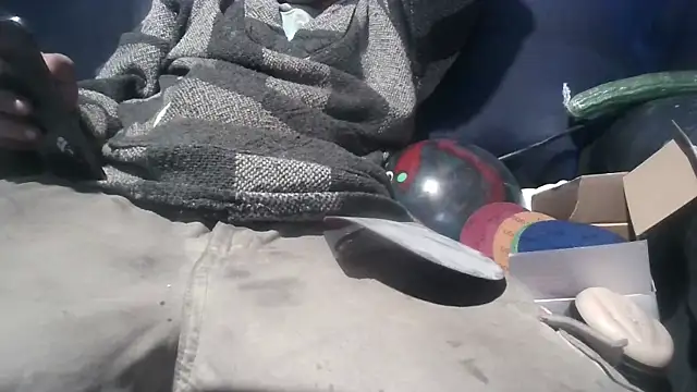 Snapshot of robeaulieu02 chatting on February 12, 4:54 am robeaulieu02 online show from February 12, 4:54 am