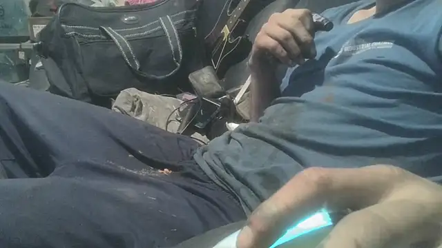 Snapshot of robeaulieu02 chatting on October 12, 2:27 pm robeaulieu02 online show from October 12, 2:27 pm