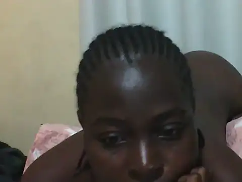 Snapshot of ara_bella chatting on January 8, 11:18 pm ara bella online show from January 8, 11:18 pm